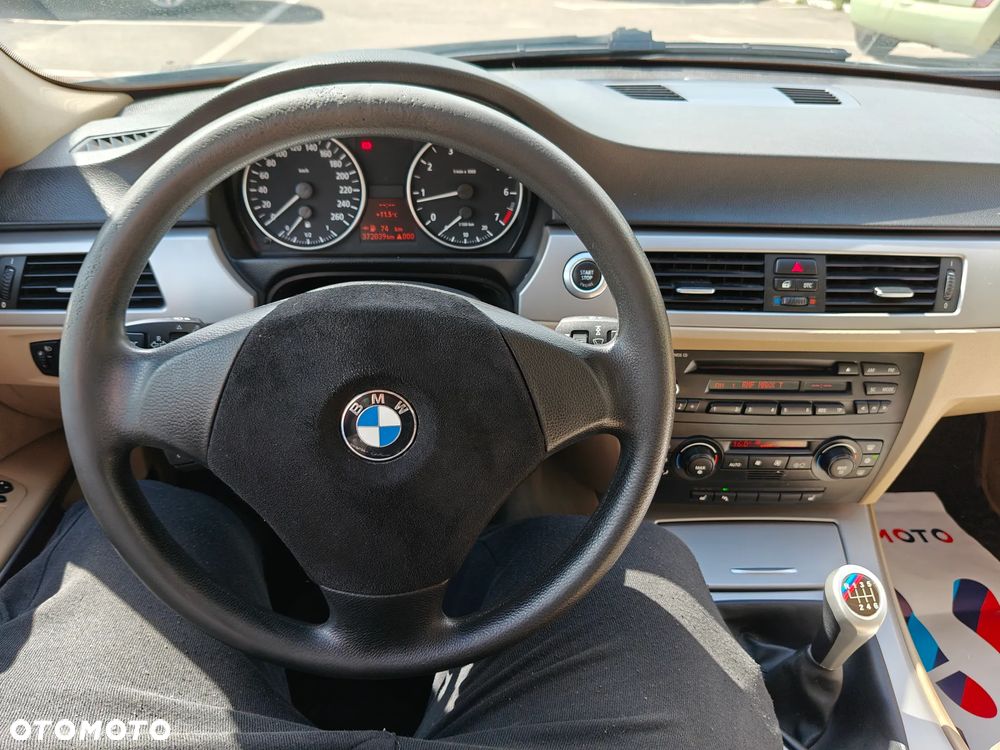 BMW Seria 3 318i - 20