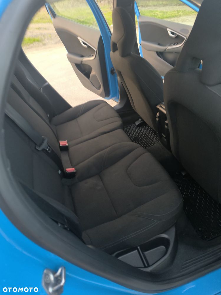Volvo V40 D2 Kinetic - 29