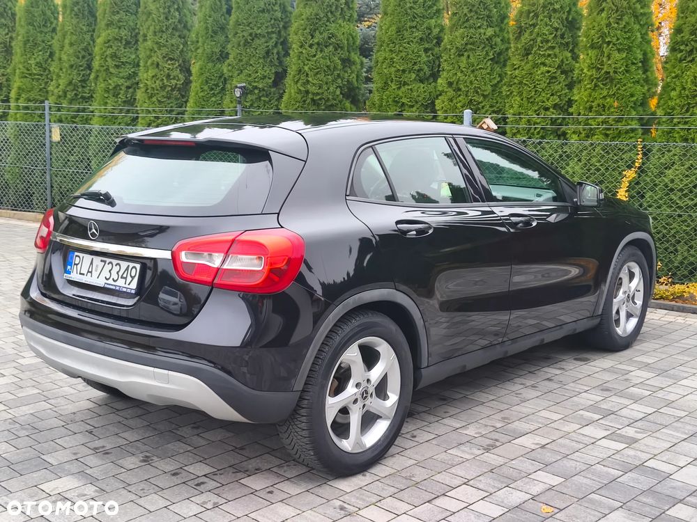 Mercedes-Benz GLA 180 Urban - 6