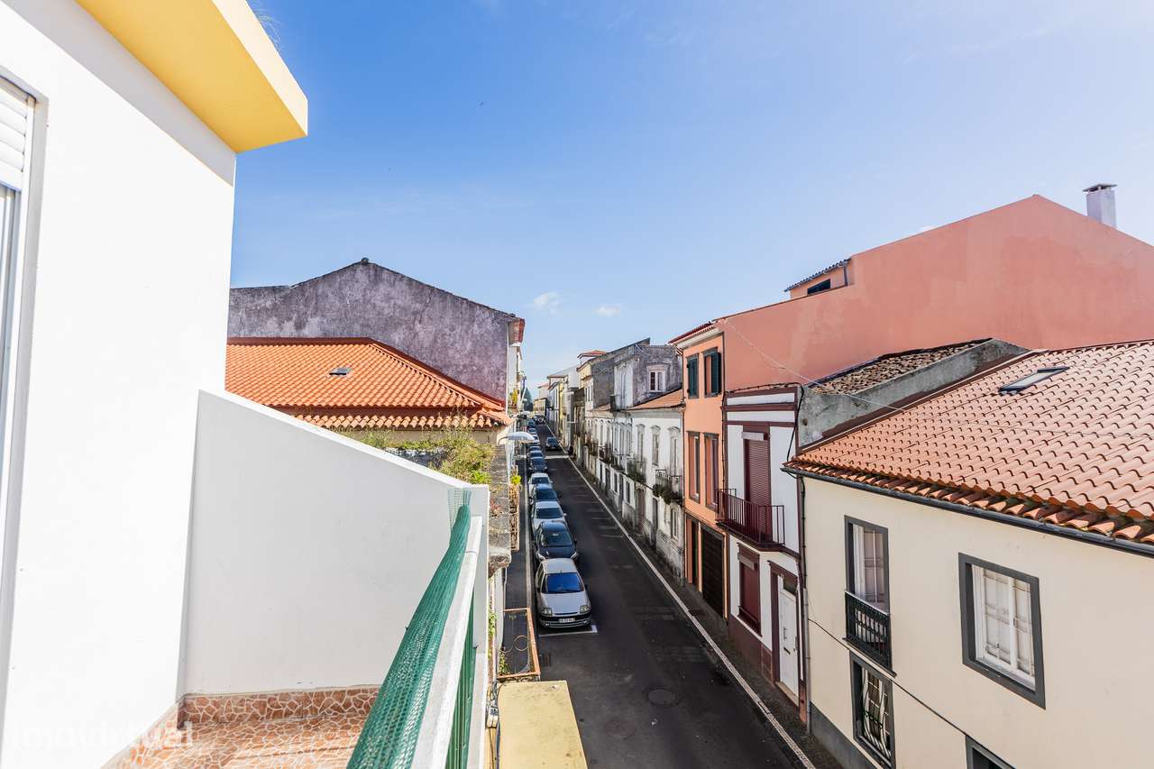 Apartamento T1 - Centro de Ponta Delgada - Grande imagem: 4/18
