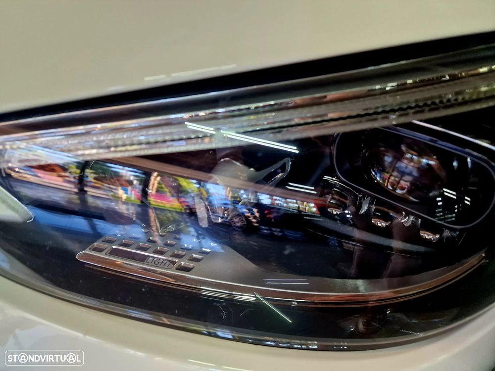 Mercedes-Benz C 300 e AMG Line - 35