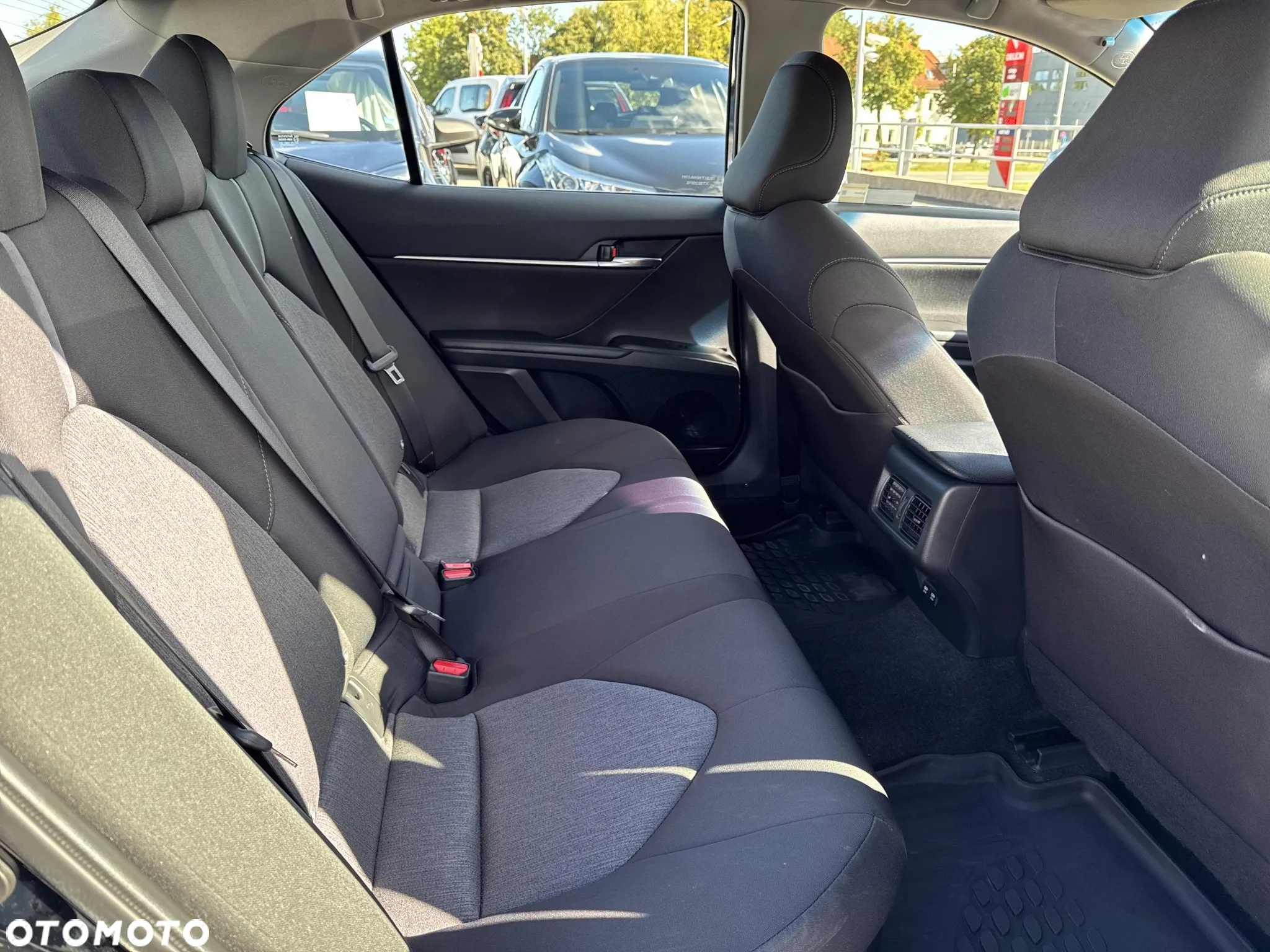 Toyota Camry 2.5 Hybrid Comfort CVT - 13