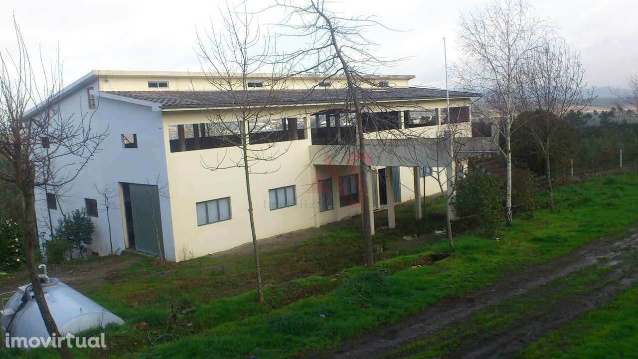 Armazém com 1547 m2 em Recarei, Paredes - Grande imagem: 3/9