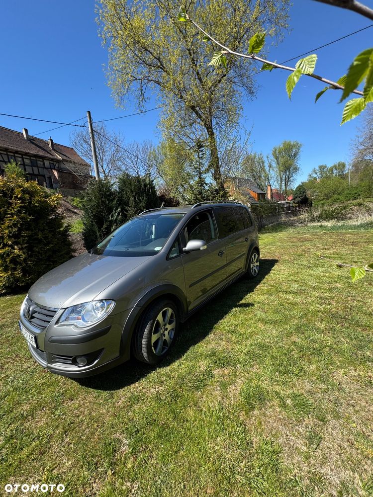 Volkswagen Touran 2.0 TDI DPF Cross - 1