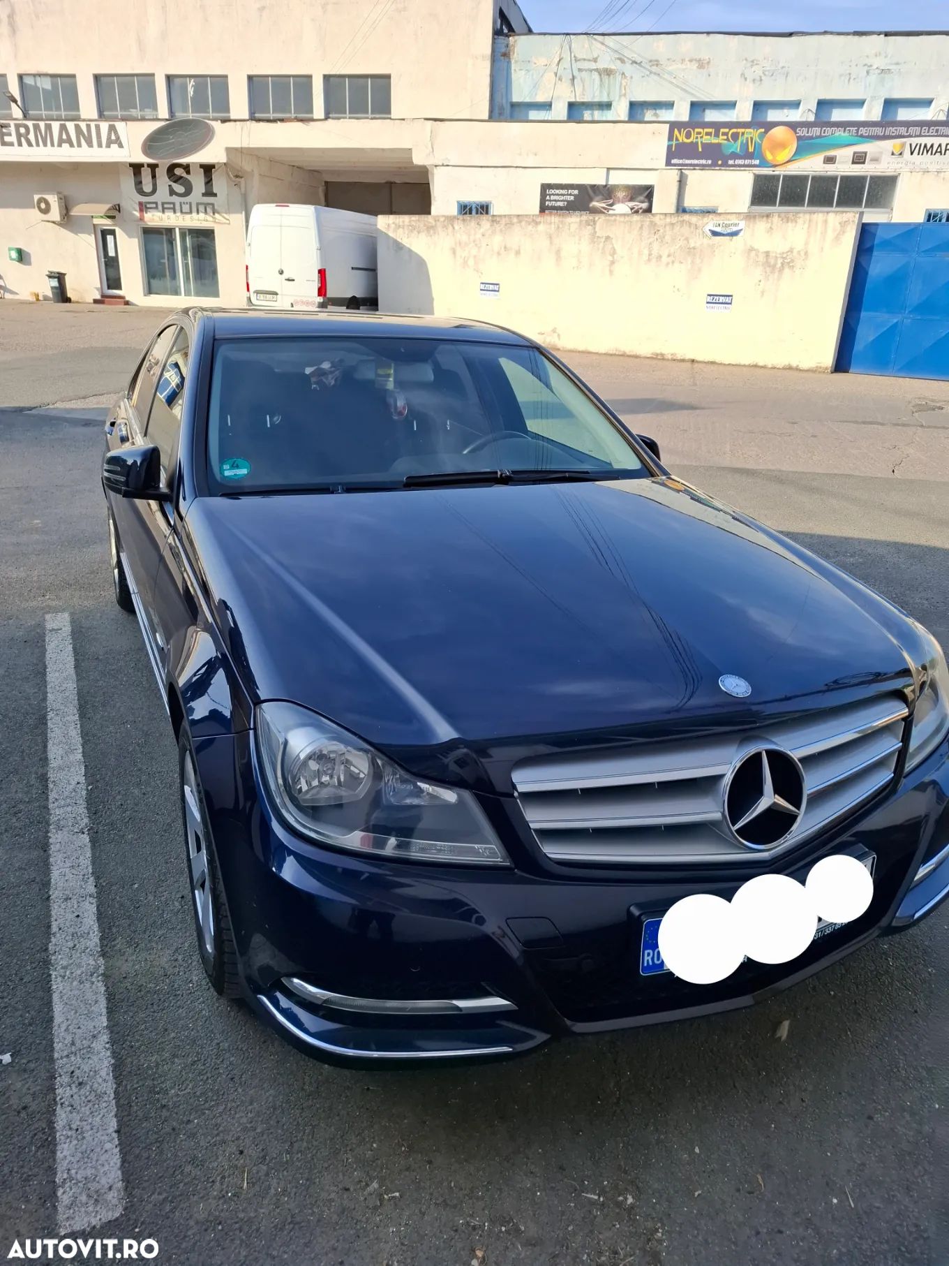 Mercedes-Benz C 180 T CGI BlueEFFICIENCY Avantgarde - 1