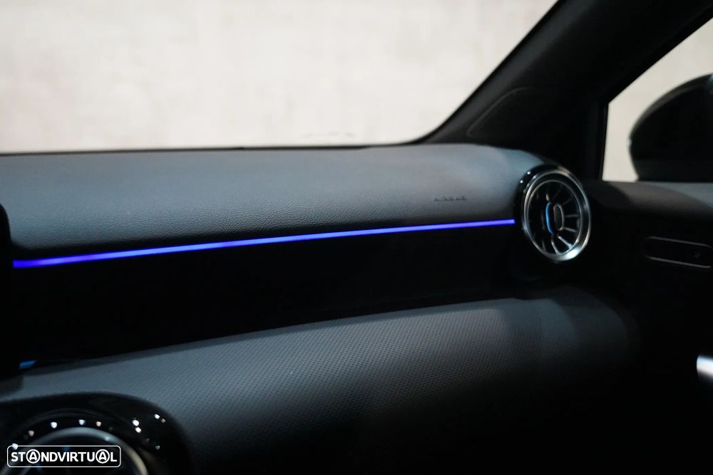 Mercedes-Benz A 250 e - 30