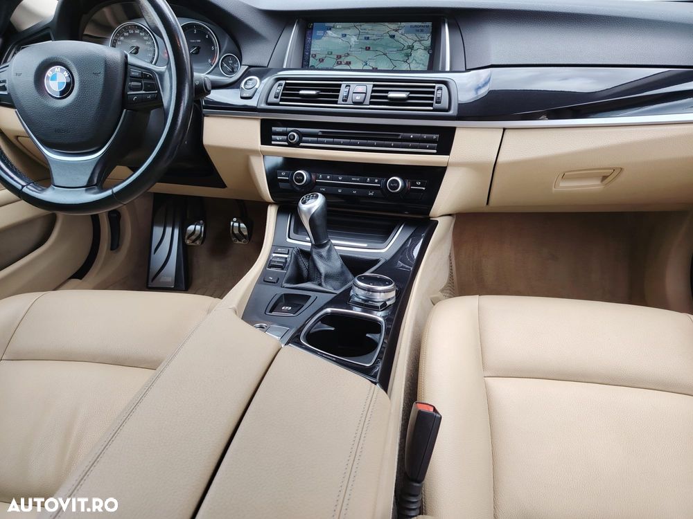 BMW Seria 5 520d Touring Luxury Line - 24