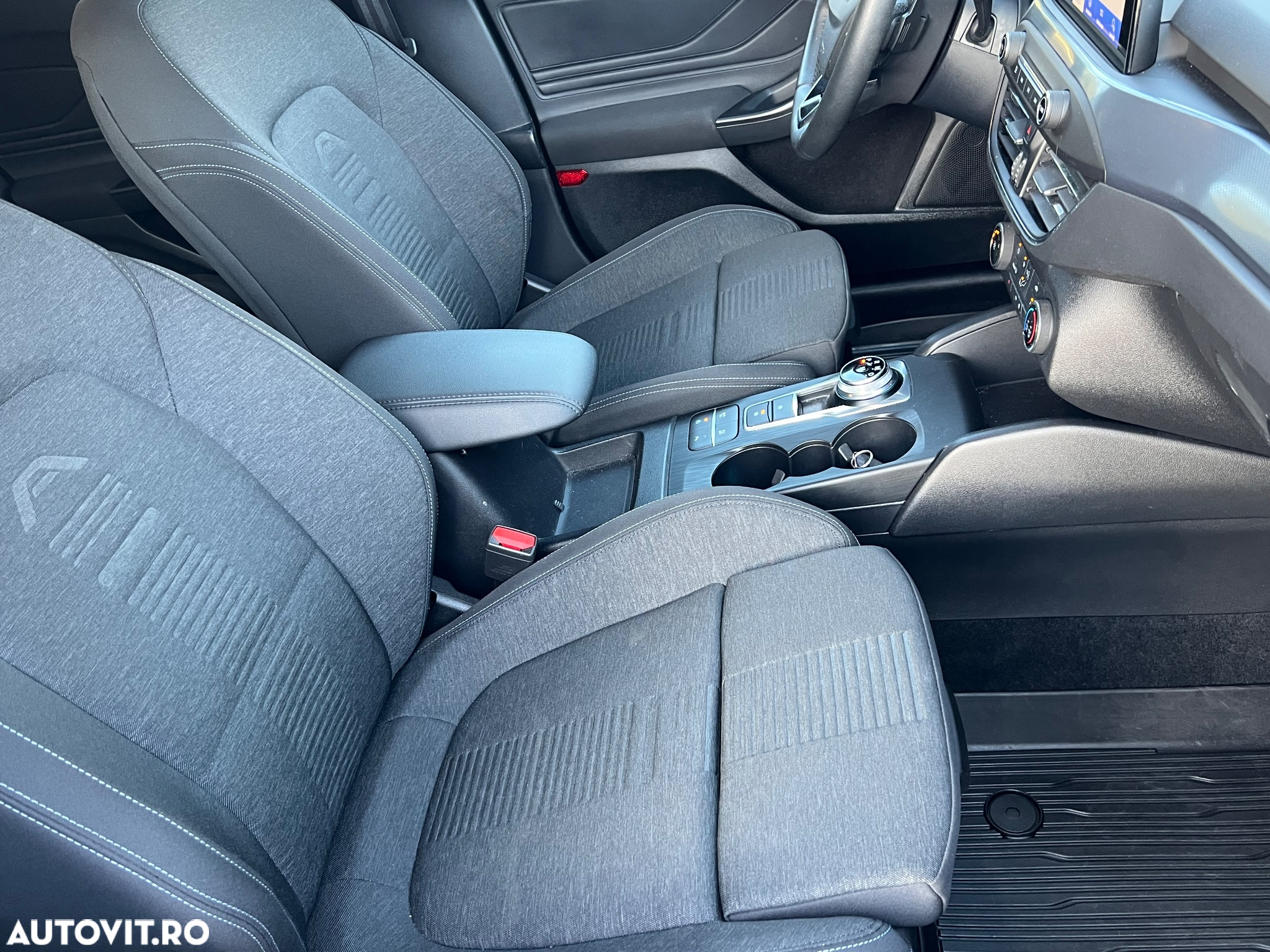 Ford Focus Turnier 1.5 EcoBlue Start-Stopp-System Aut. ACTIVE DESIGN - 12
