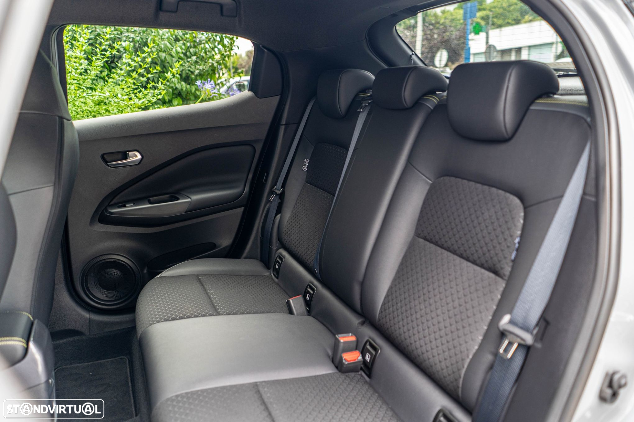 Nissan Juke 1.0 DIG-T Kiiro - 37