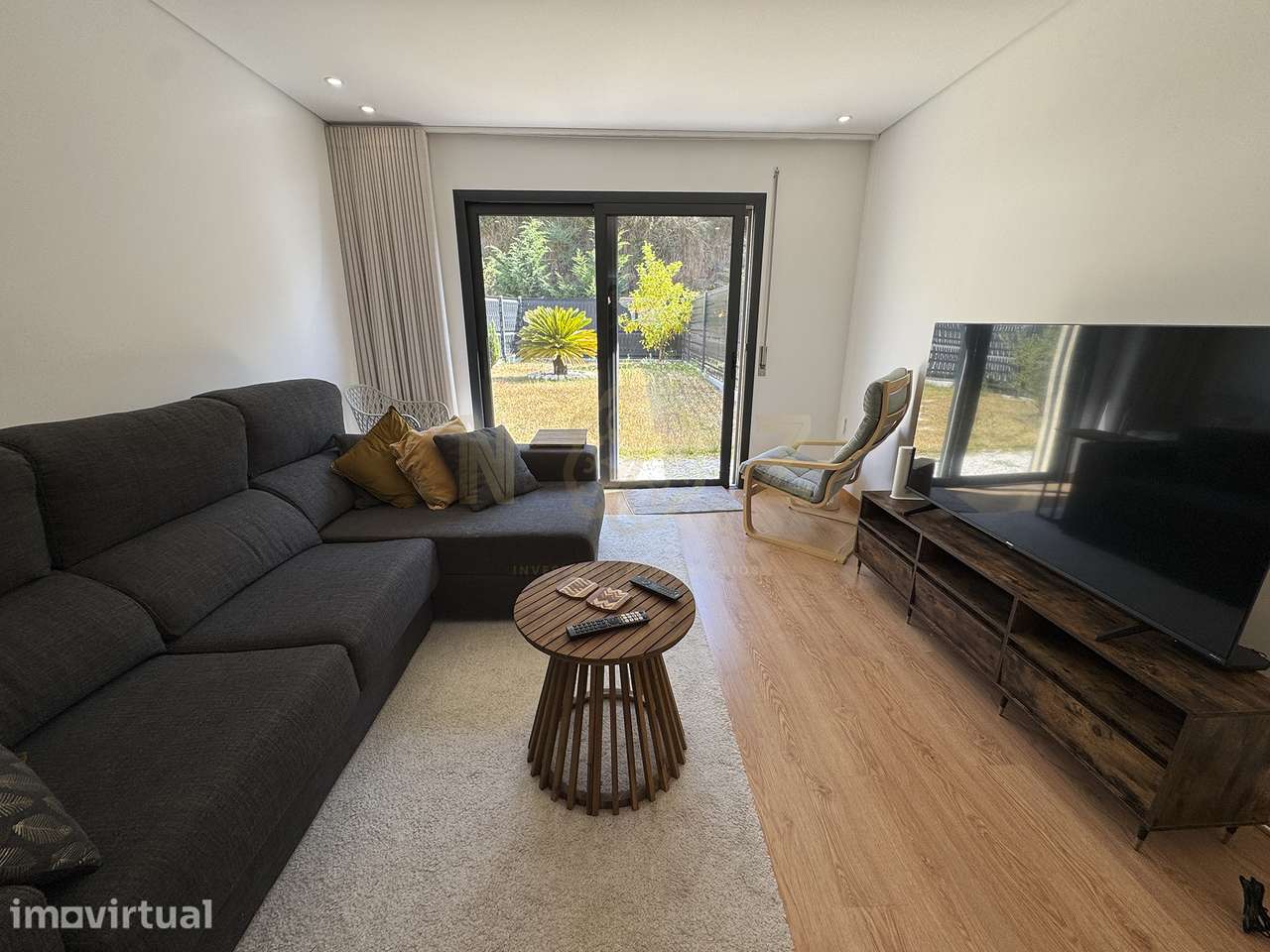 Moradia em Banda T2 - Enorme Jardim privado - Grande imagem: 2/23