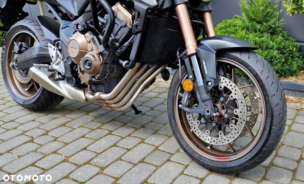 Honda CB - 11