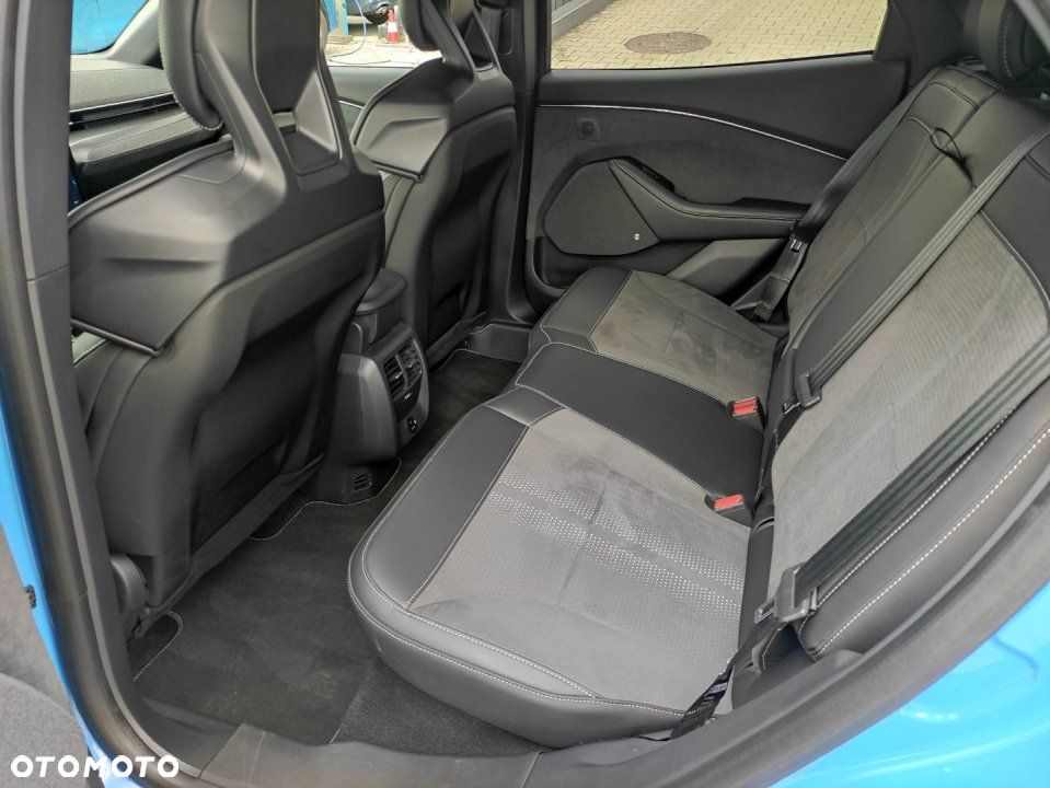 Ford Mustang Mach-E - 12