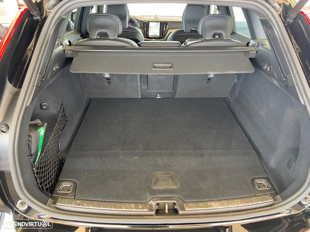 Volvo XC 60 2.0 T6 PHEV Black Edition AWD - 15