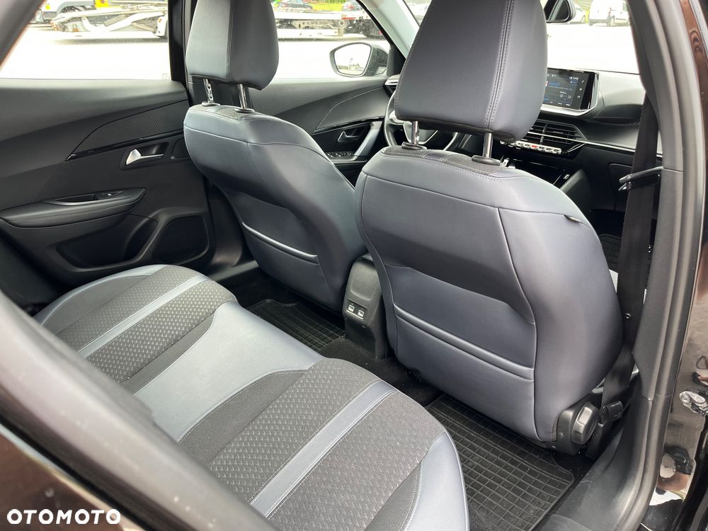 Peugeot 2008 PureTech 130 EAT8 Allure - 13