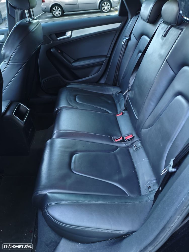 Audi A4 Avant 2.0 TDI DPF S line Sport Pack - 6