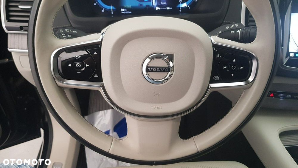 Volvo XC 90 - 22