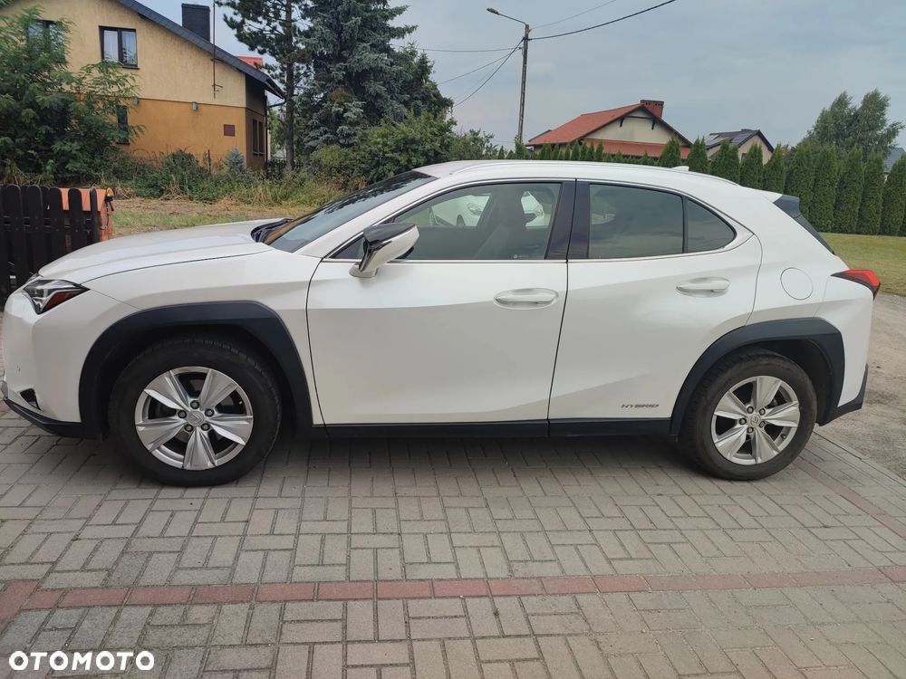 Lexus UX - 5