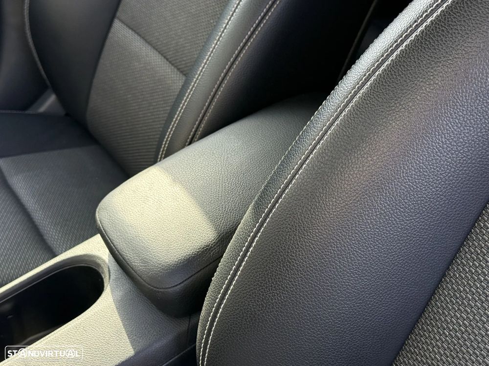 Mercedes-Benz CLA 180 - 16