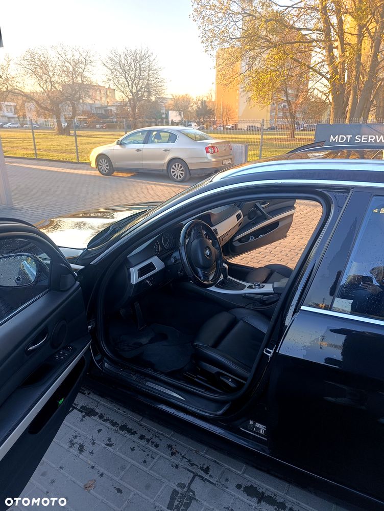 BMW Seria 3 325i xDrive - 3