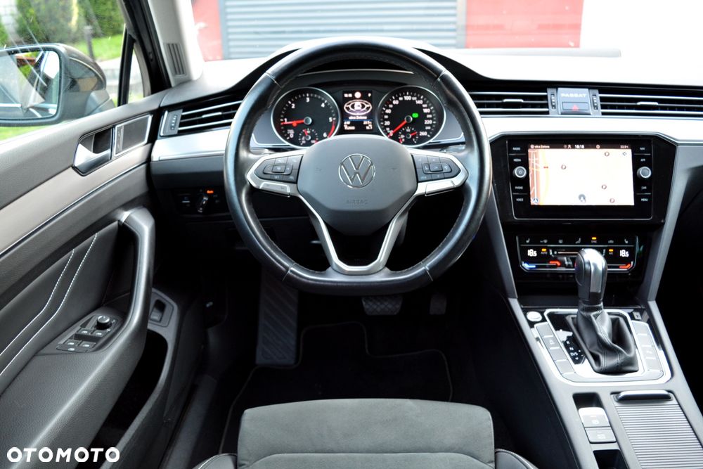 Volkswagen Passat 2.0 TDI SCR DSG Elegance - 19
