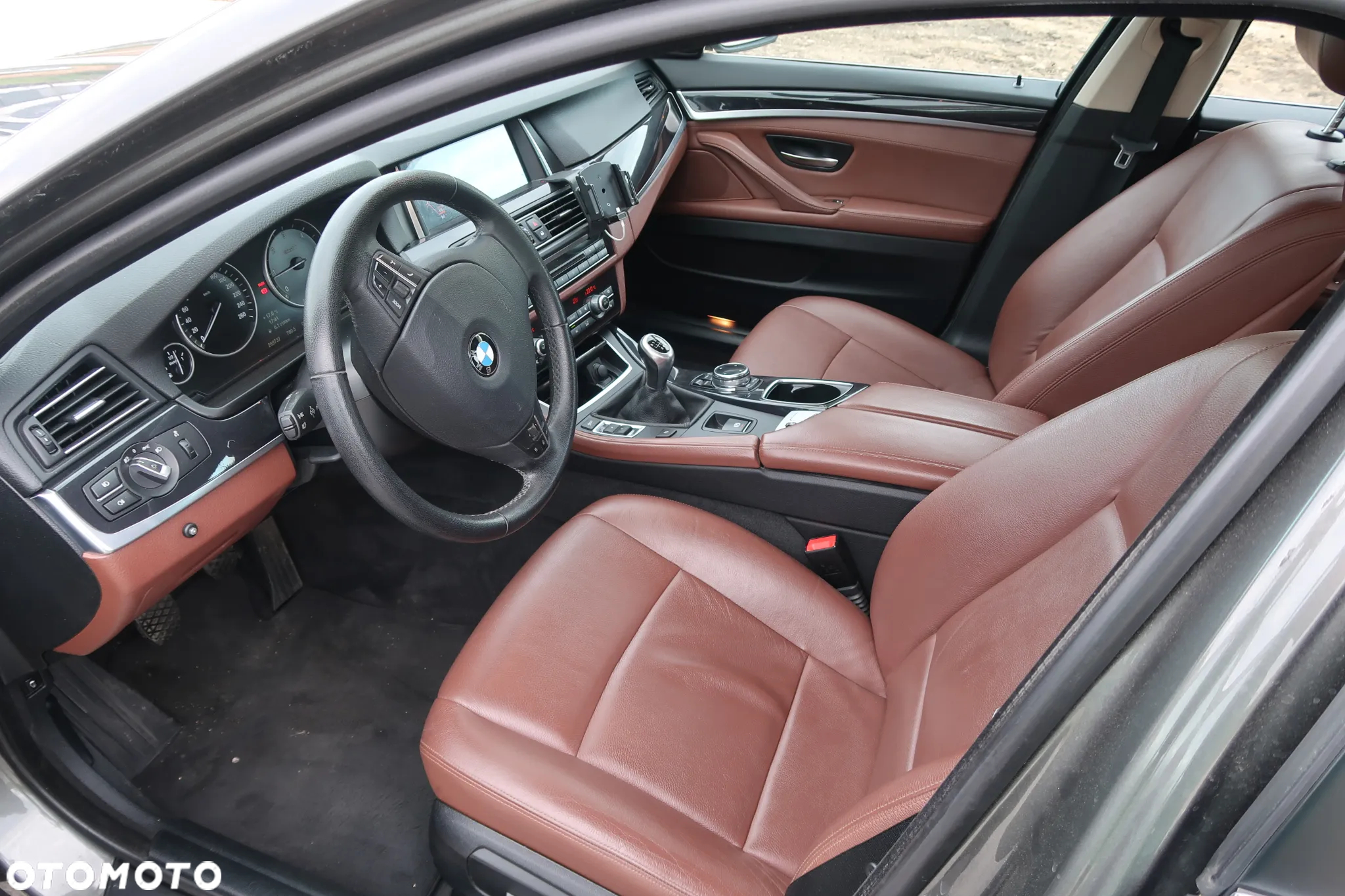 BMW Seria 5 520d Touring - 16