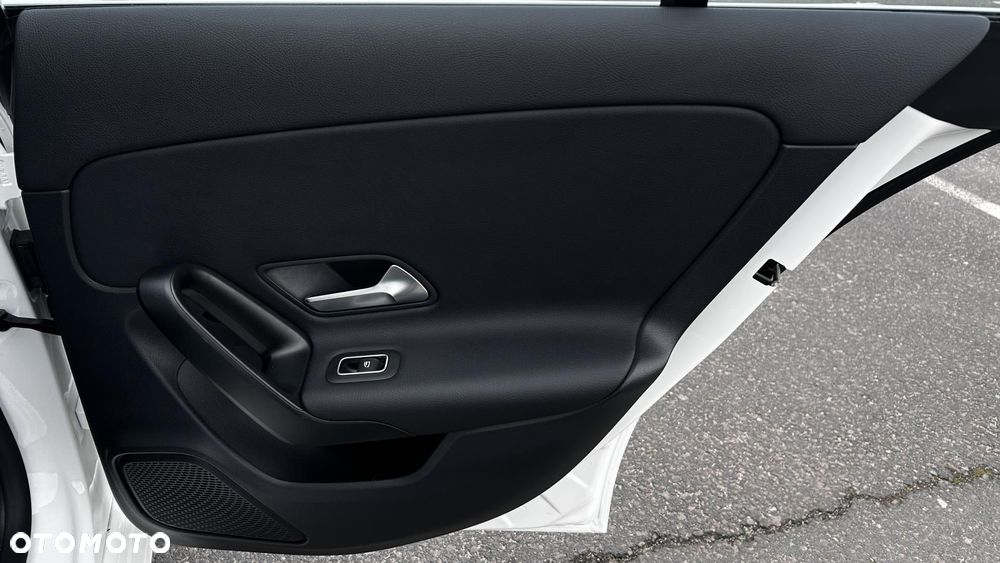 Mercedes-Benz CLA 200 7G-DCT - 27