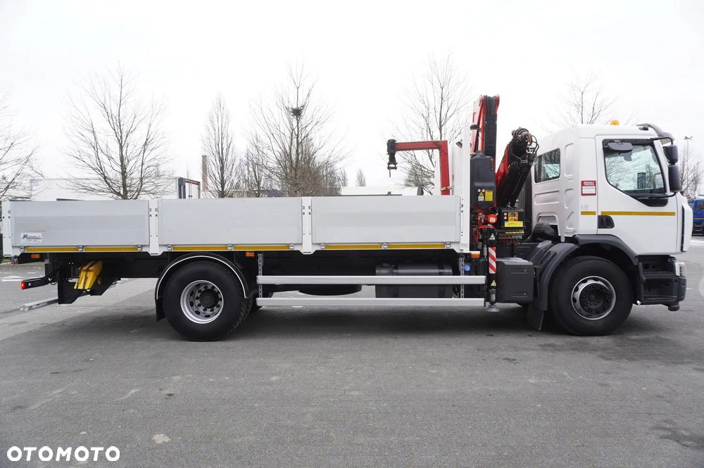 Renault C280 DTI 8 / HDS Fassi 5,6 t / Zasięg 8 m / Platforma 15 EPAL - 9