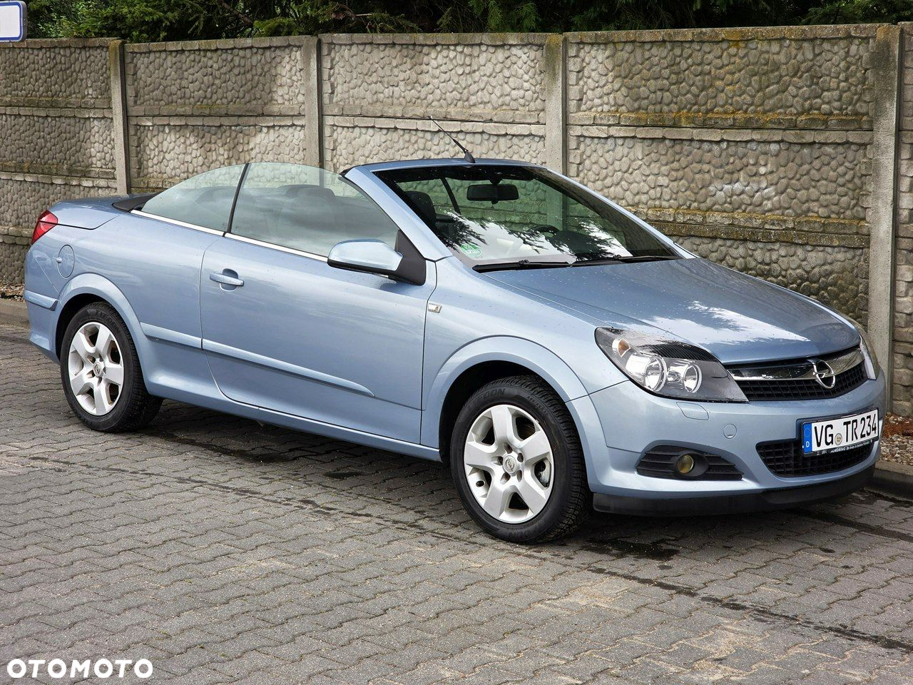 Opel Astra TwinTop 1.6 Enjoy - 4
