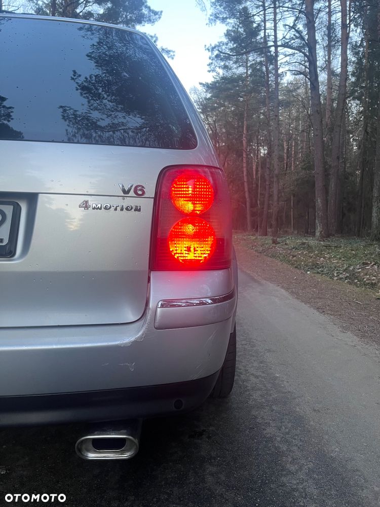 Volkswagen Passat 2.8 V6 4Motion Highline - 5