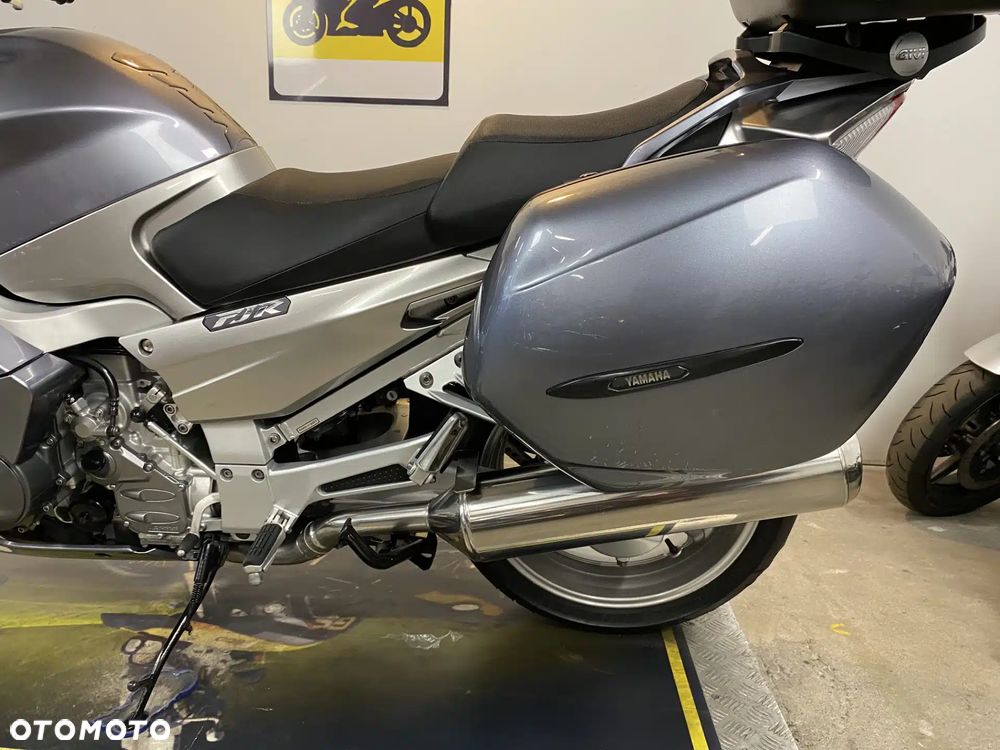 Yamaha FJR - 17