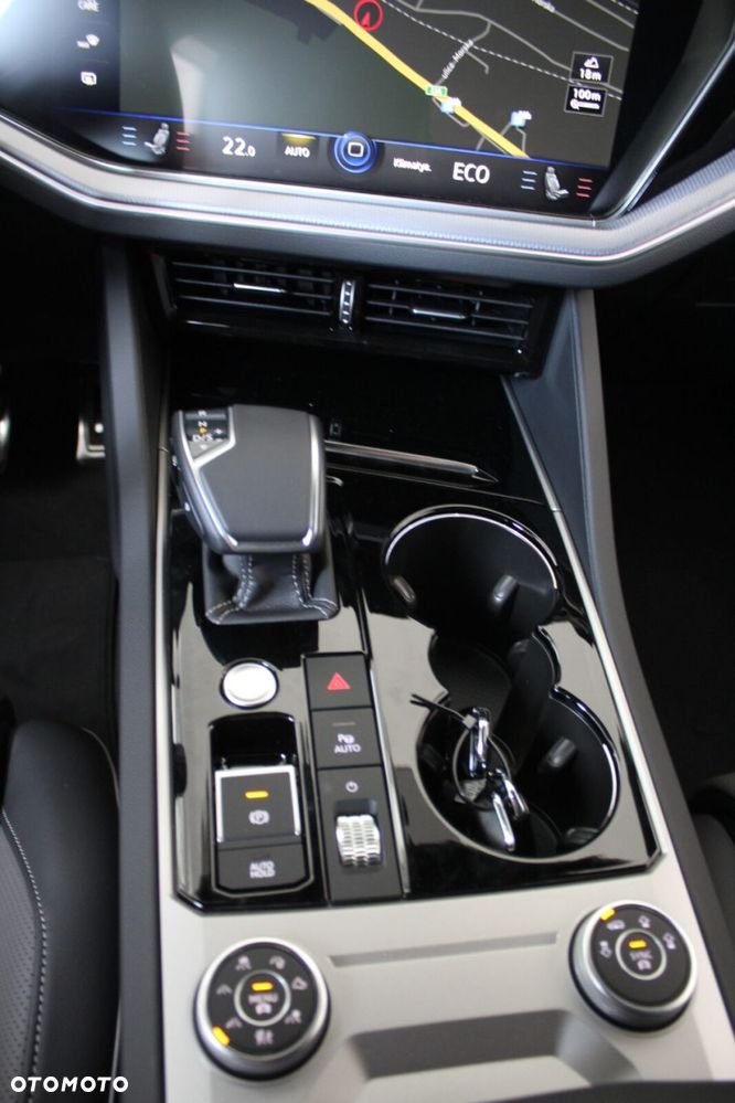Volkswagen Touareg 3.0 V6 TDI 4Motion R-Line - 11
