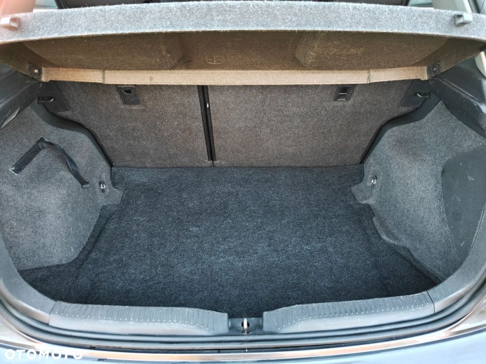 Toyota Auris - 14