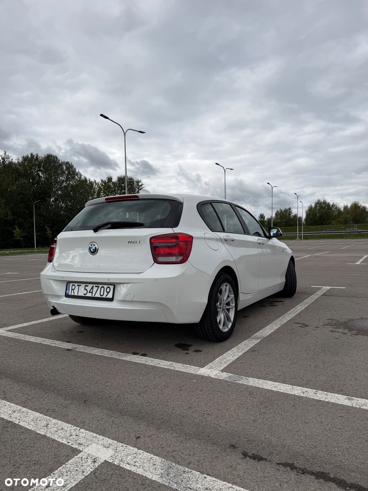 BMW Seria 1 116i - 6