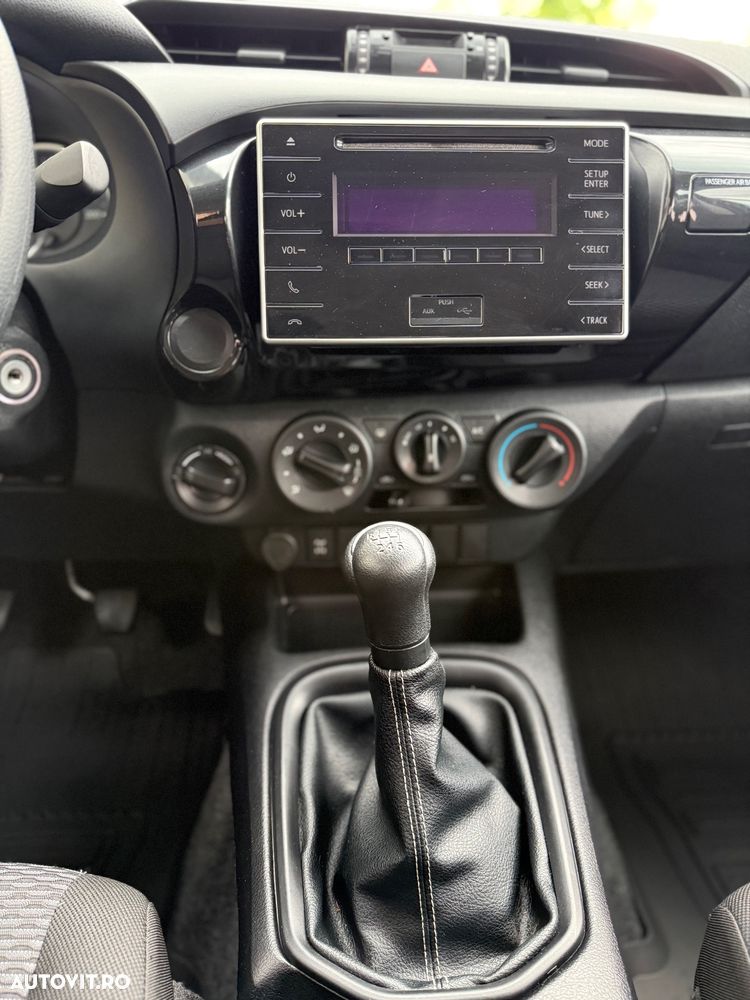 Toyota Hilux 4x4 Double Cab M/T Comfort - 16