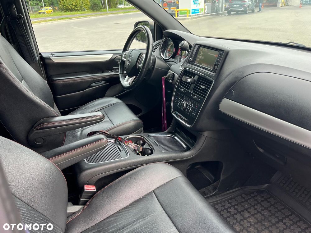Dodge Grand Caravan 3.6 R/T - 12