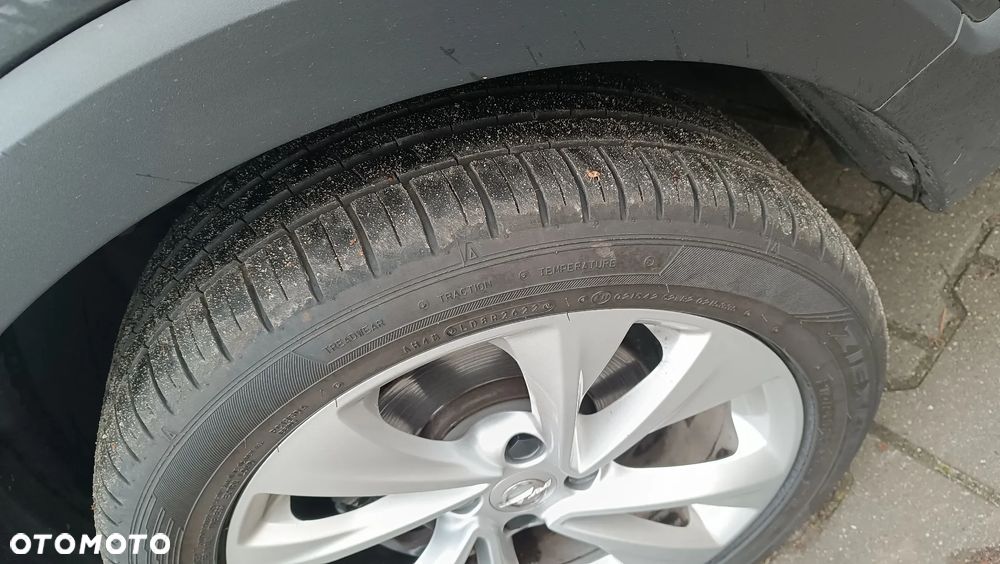 Opel Crossland X 1.2 T Design Line S&S - 18