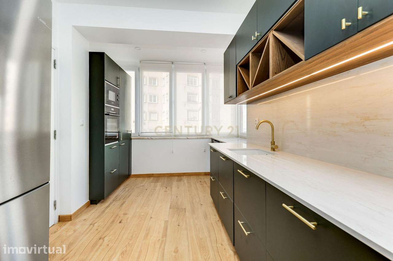 T3 Totalmente Renovado | Alvalade | 110 m² | Varanda | 2 WC - Grande imagem: 4/31