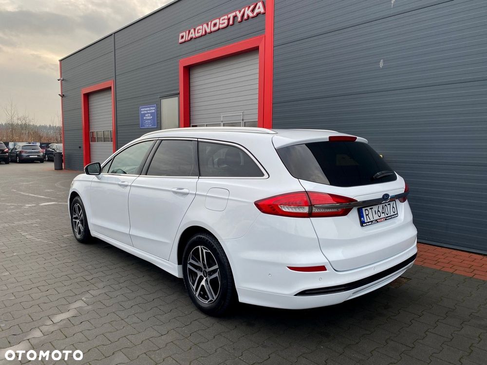 Ford Mondeo 2.0 Hybrid Titanium - 3