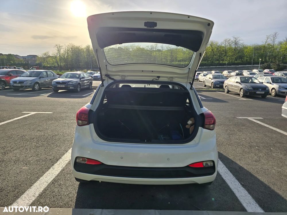 Hyundai i20 1.25 84CP M/T Comfort - 13