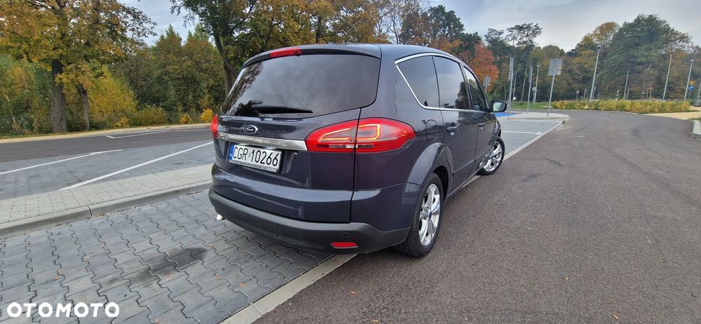 Ford S-Max - 12
