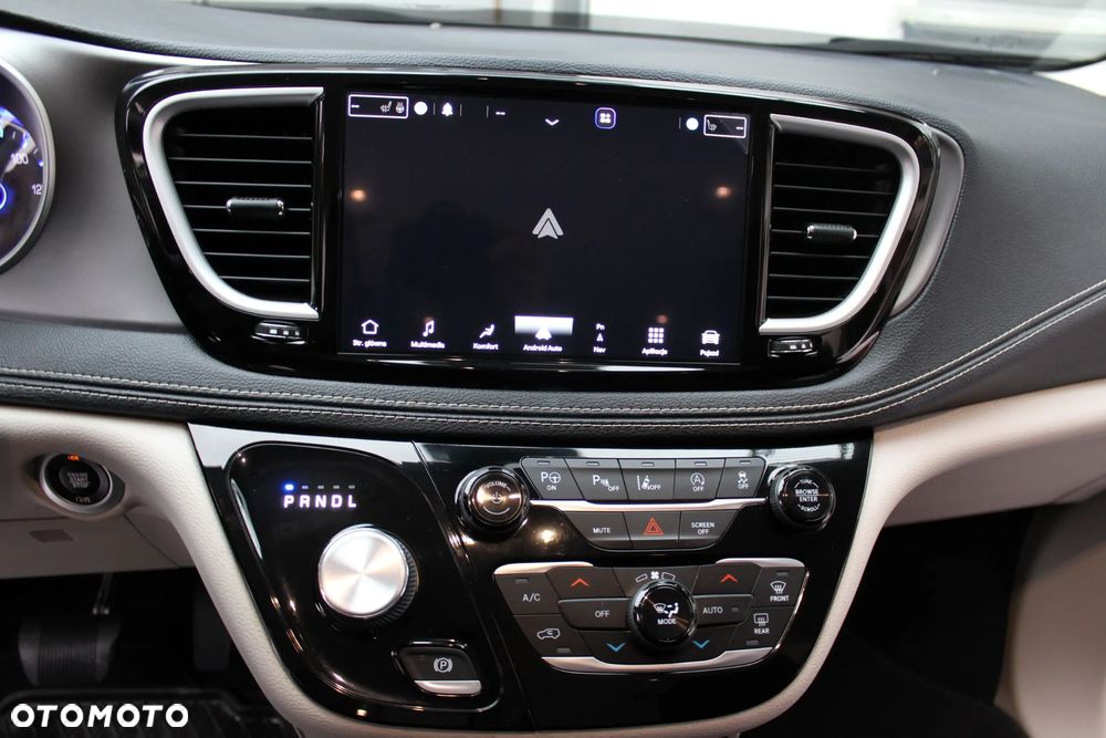 Chrysler Pacifica - 17