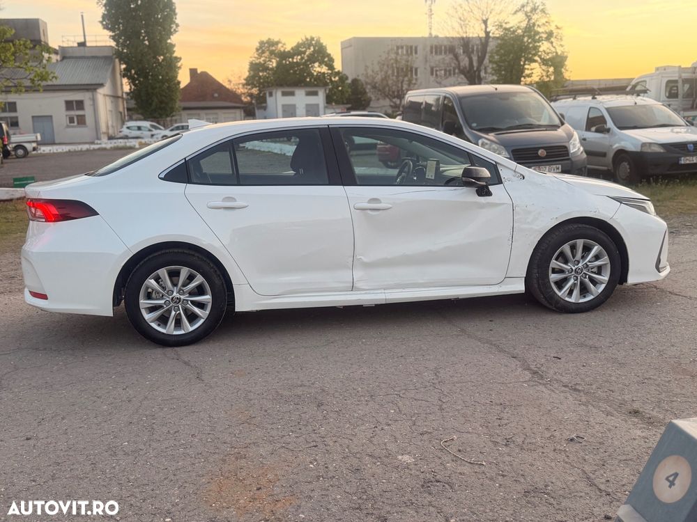 Toyota Corolla 1.8 HSD Business - 16