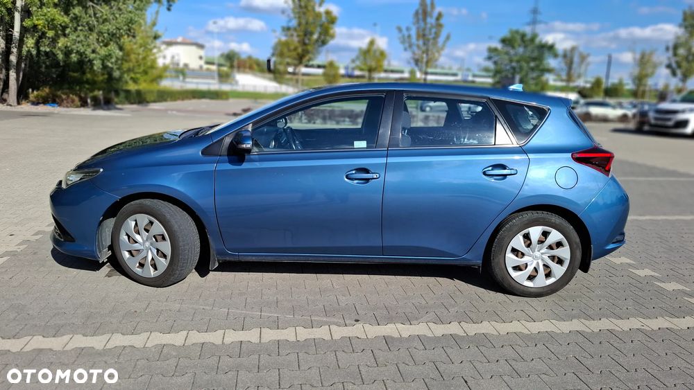 Toyota Auris 1.6 Premium - 2
