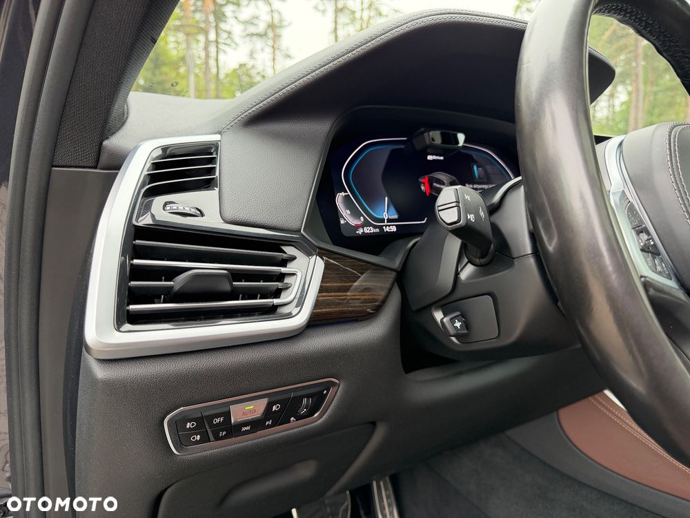 BMW X5 xDrive45e - 18