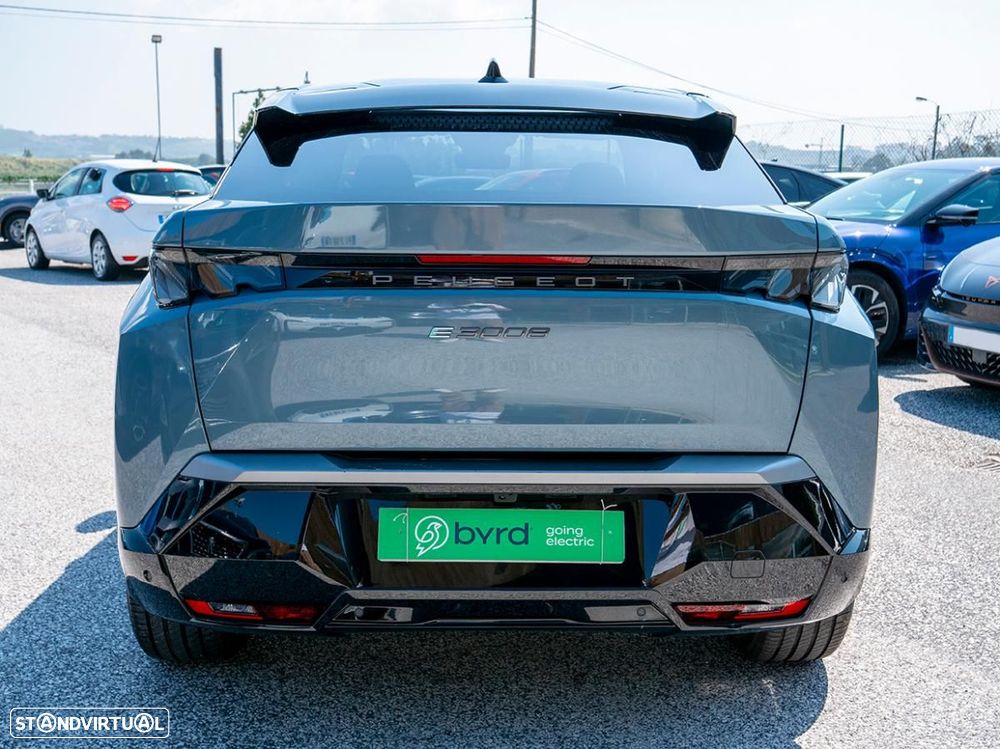 Peugeot E-3008 73 kWh GT - 11