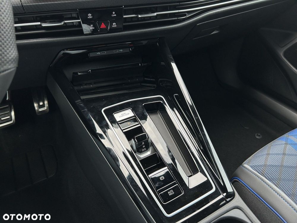 Volkswagen Golf - 27