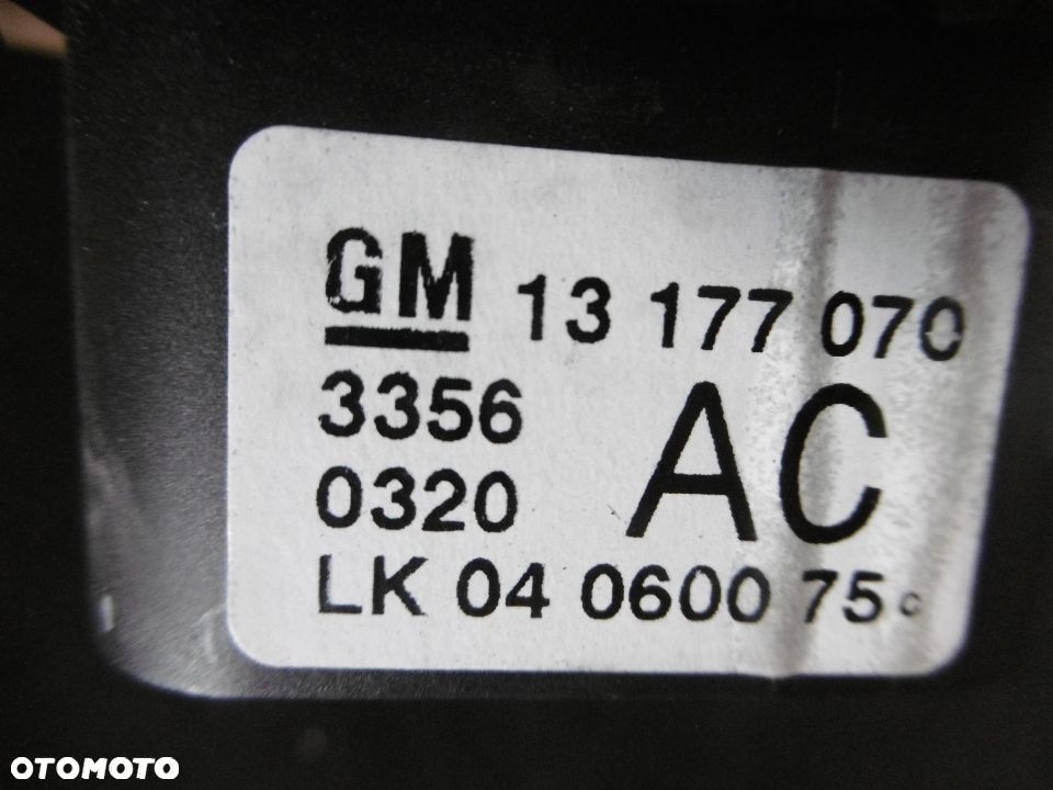 PRZELACZNIK SWIATEL VECTRA C LIFT 13 177 070 - 3