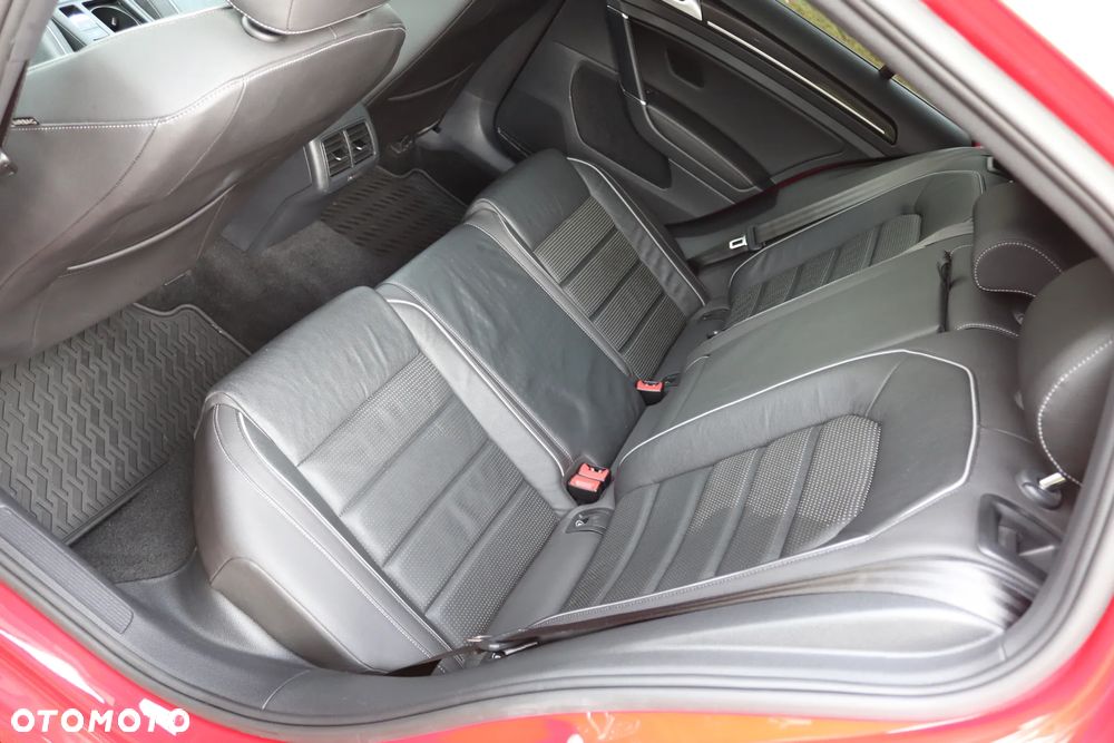 Volkswagen Golf - 21