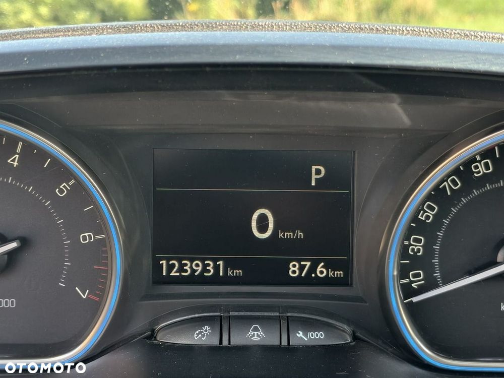 Peugeot 2008 - 13