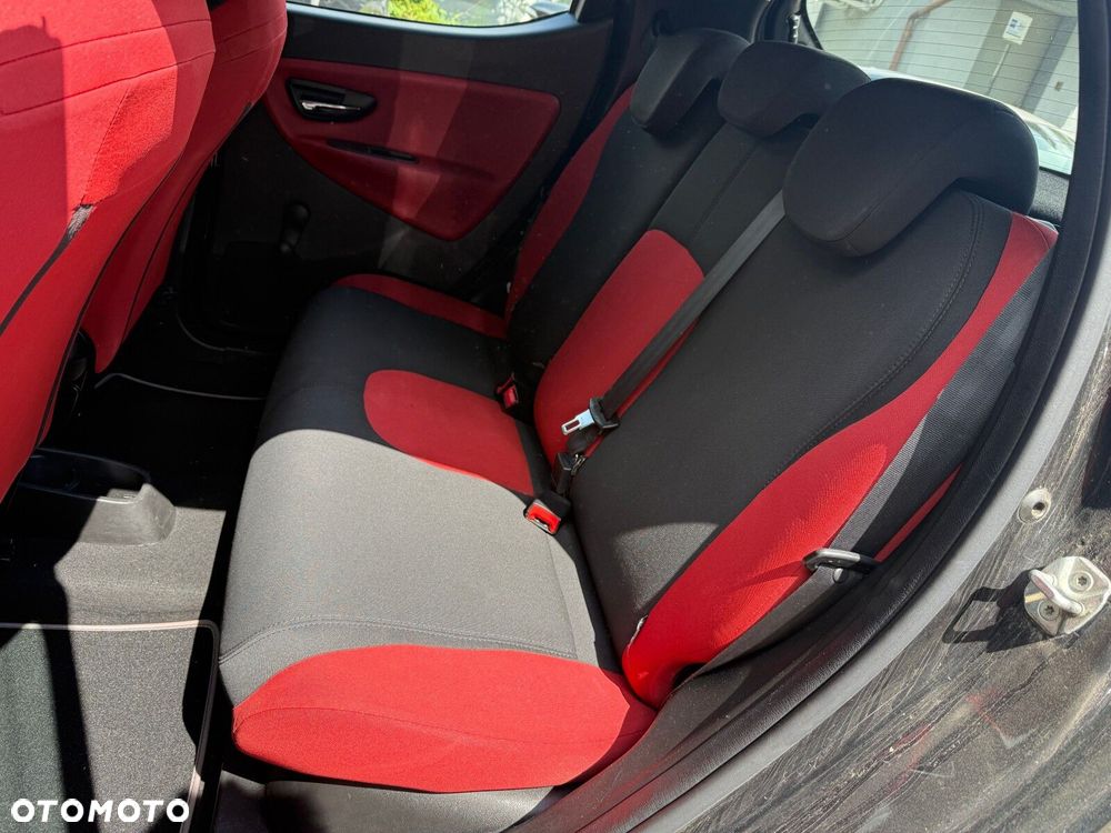 Lancia Ypsilon - 11
